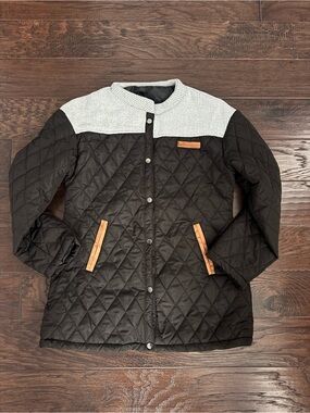 NWOT  Chic Quilted Utility Jacket Women's Large Black with Cream Yoke